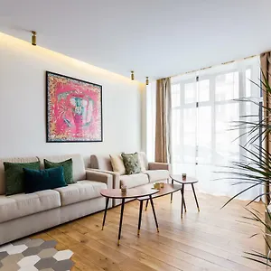 Cmg Charonne / Voltaire Iii , Parigi Francia